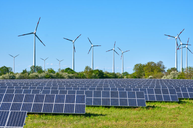 ¿Qué beneficios aporta utilizar energías renovables?