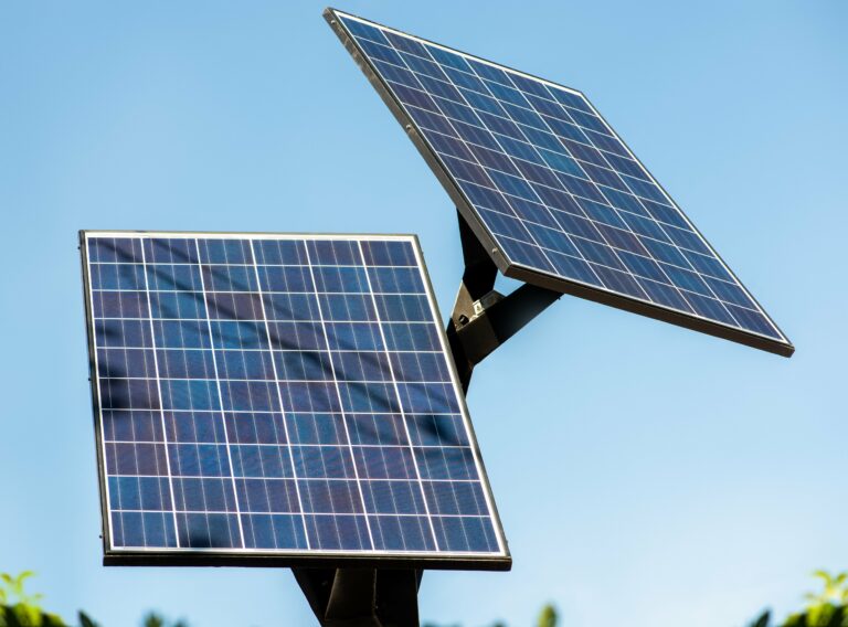 Deja de Pagar por Luz: Cómo las Placas Solares Pueden Reducir tus Costes Energéticos