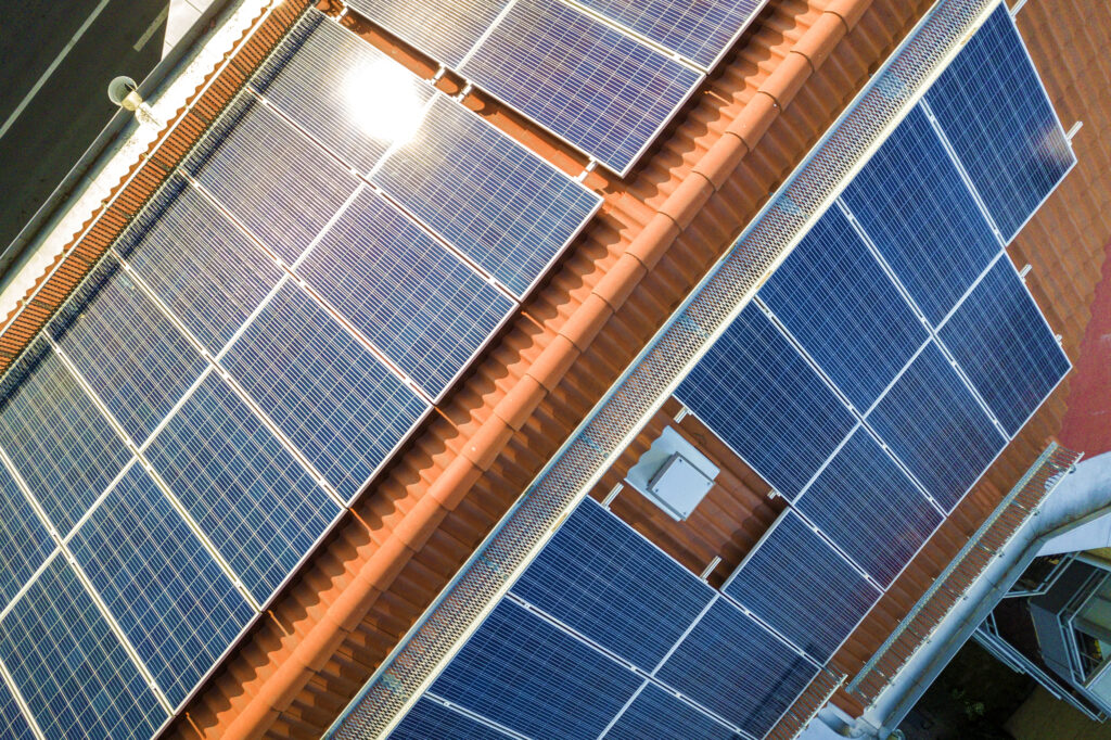 Sistemas fotovoltaicos y la transición energética hacia un futuro más sostenible