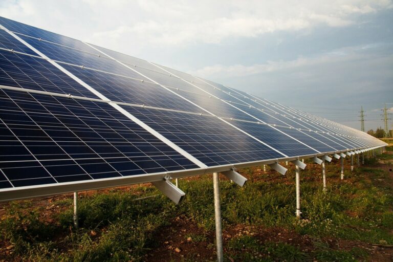 Energía Solar en Áreas de Alta Montaña: Desafíos y Oportunidades