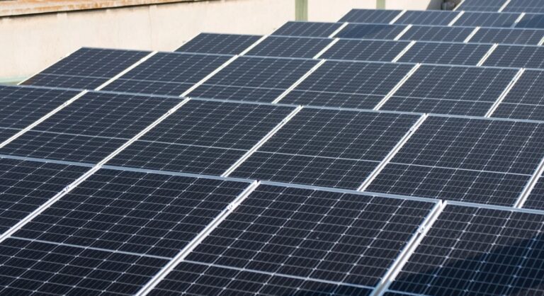 Paneles Solares en Patrimonio Histórico: Equilibrio entre Conservación y Modernización